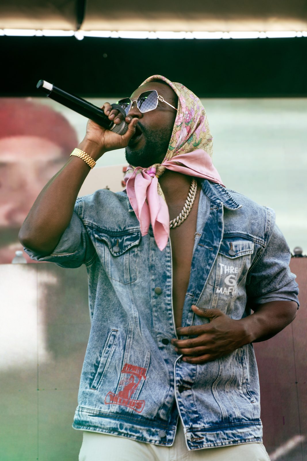 Juicy J works the crowd