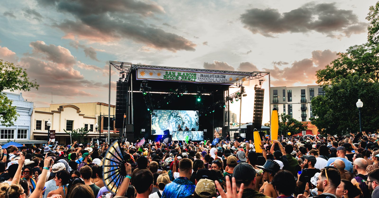 Hands in the air for the b2b