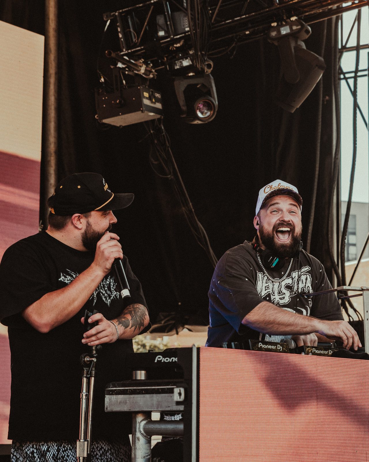 Heyz b2b Hairitage open the night